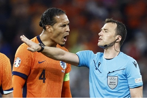 Virgil-van-Dijk-Kritik-Wasit-soal-Penalti-untuk-Inggris